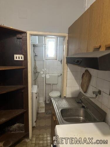 ŠIBENIK, Stan u centru s poslovnim prostorom, za adaptaciju - 2