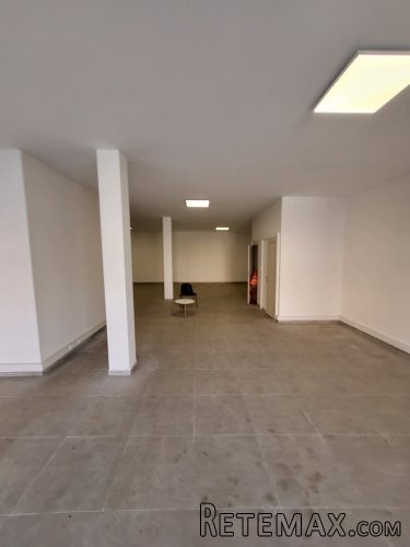 Izdajem poslovni prostor na Ledinama - 2