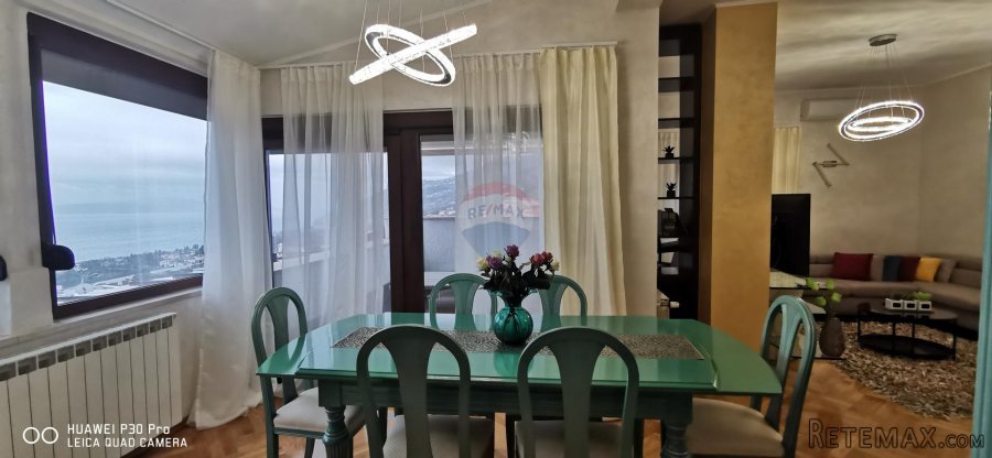 Opatija, Ičići, Stan od 130m2 s panoramskim pogledom na more