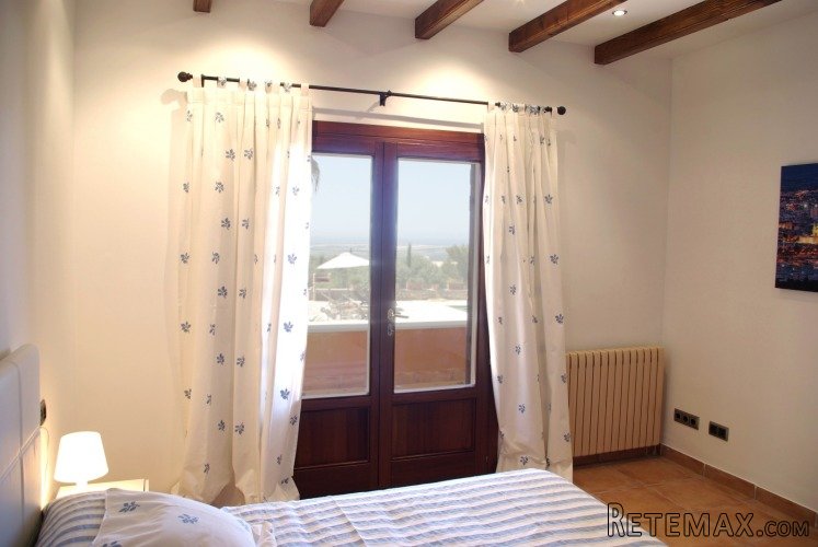 The finca/country home has a generous living area of 743 m2.. - 2