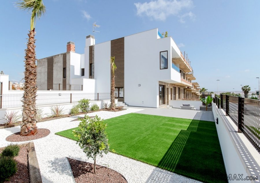 Los Balcones is a few minutes drive from the center of..