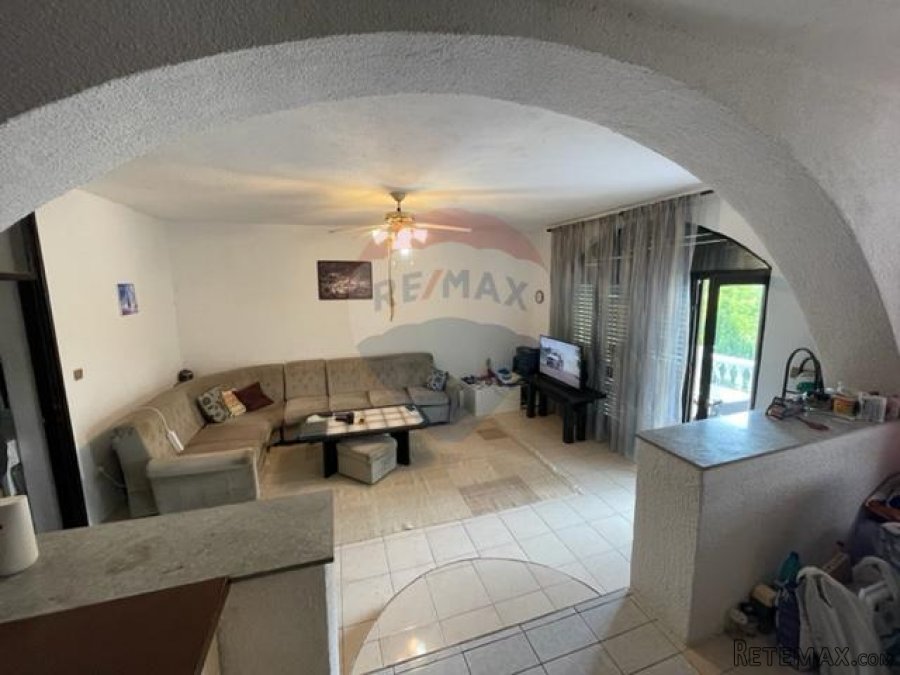 Otok Krk, Baška - Batomalj, dvojna kuća, 300 m2 - 7