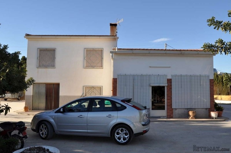 5 Bed Home In A Nice Community