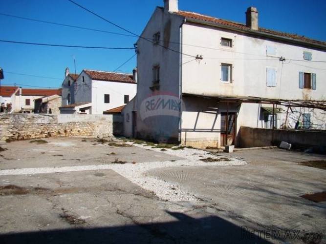 ISTRA, PULA OKOLICA, kamena kuća za velikim dvorištem - 3