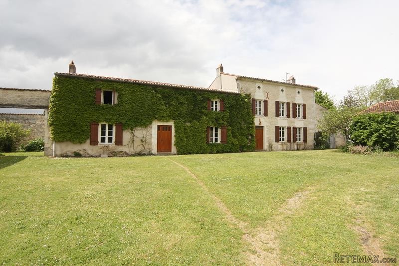 Pretty Farmhouse With Large Garden