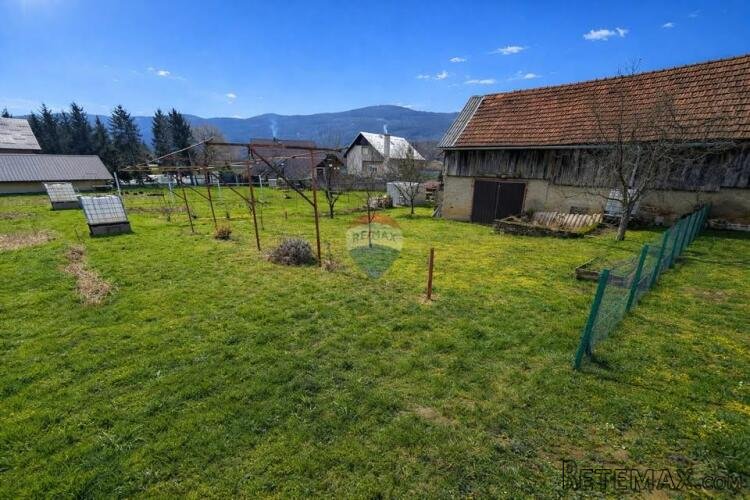 Ogulin, Jezero sabljaci, dvojna kuća s pomoćnim objektima - 3