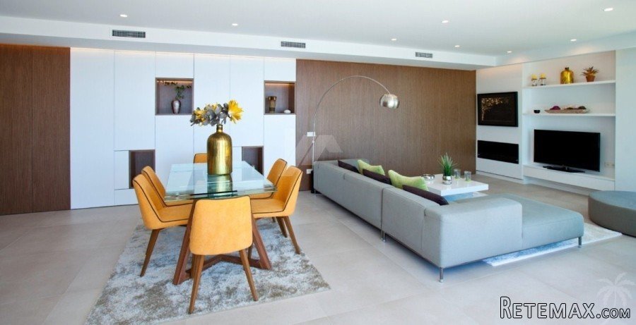 This villa has been built to a unique design and layout.. - 6