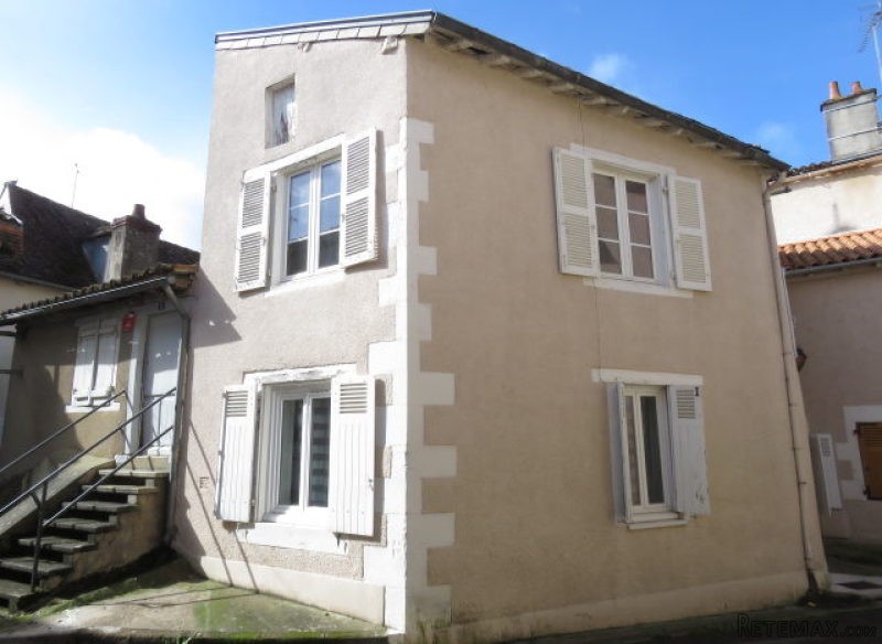 Townhouse in centre of Montmorillon..