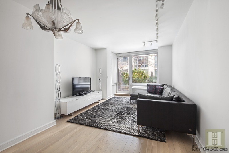 1 bedroom Apartment For Sale: 80..