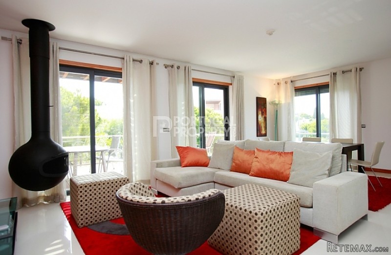 Luxurious 2 bedroom apartment with Golf..