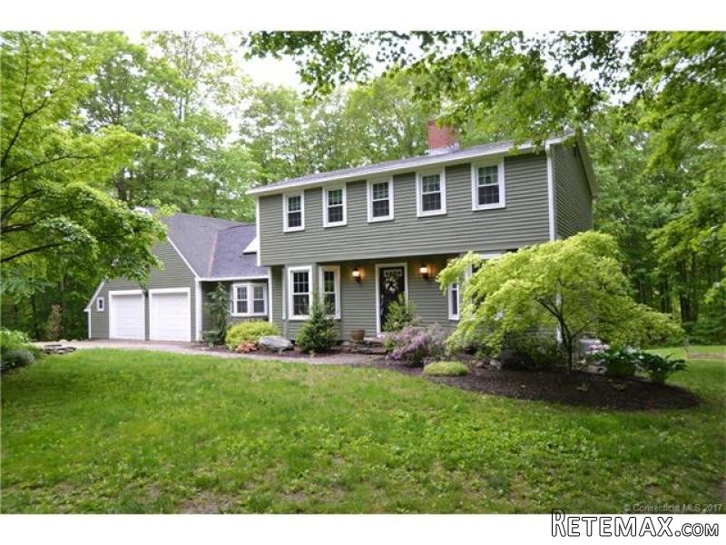 3 Bedrooms - Colonial - CT - For Sale - 2