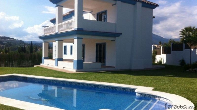 4 Bedrooms - Villas - Malaga - For Sale