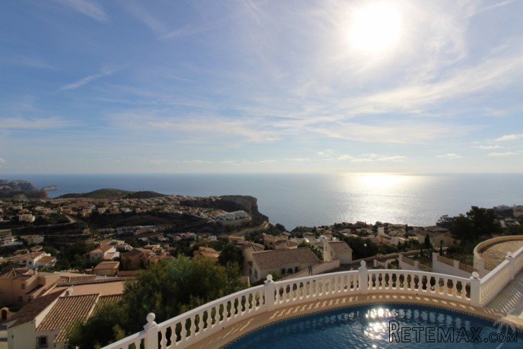 Impressive sea view villa for sale on a double plot in an.. - 2