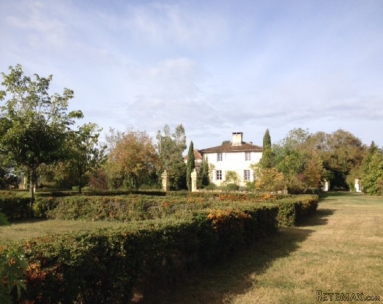 Timeless romantic manor house in superb.. - 2