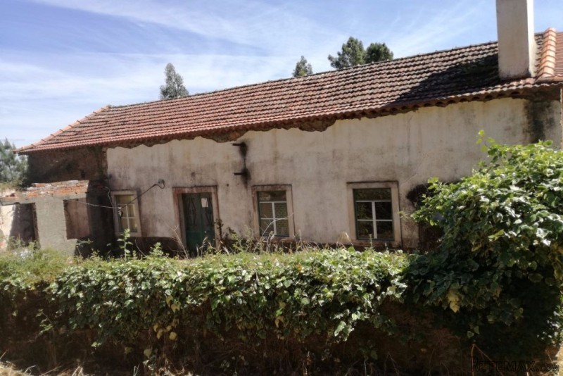 3 Bedroom Property With Land - Central.. - 2