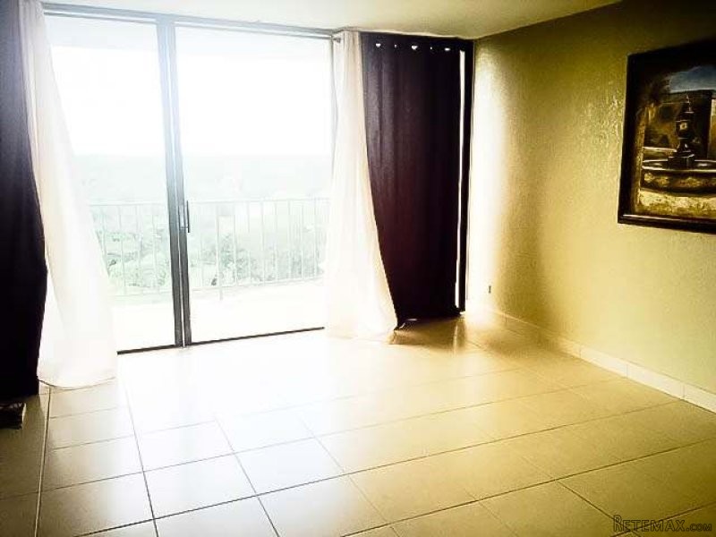 Apartment/townhouse - This 6th floor.. - 2