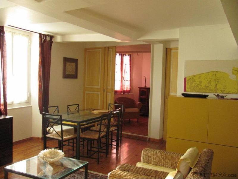 Charming Two Bed Overlooking Place.. - 2