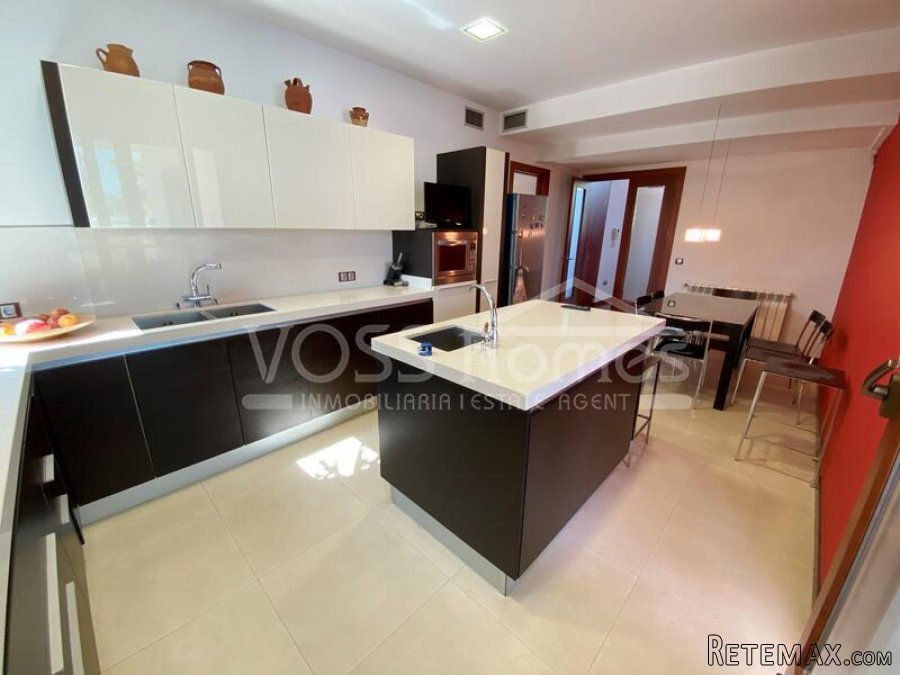 NEW LISTING TO VOSS HOMES - A Luxurious three storey 5 bed.. - 14