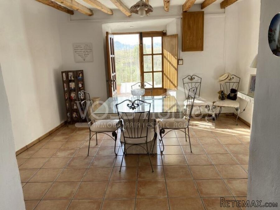 NEW & EXCLUSIVE TO VOSS HOMES - A large, lovingly.. - 15