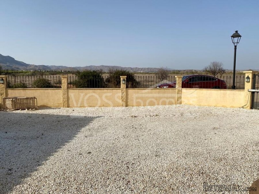 NEW LISTING TO VOSS HOMES - A larger than average 4 bed, 2.. - 15