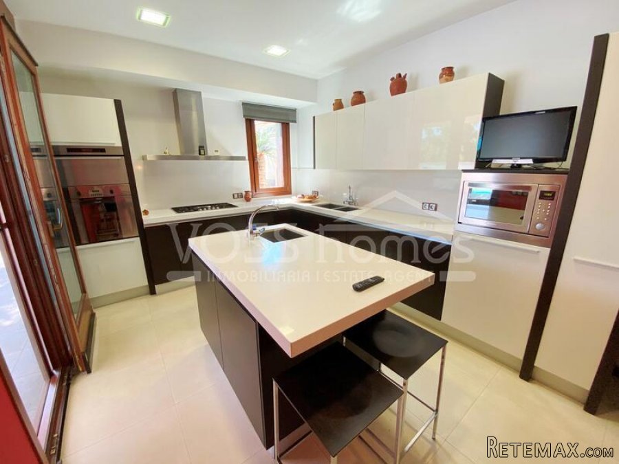 NEW LISTING TO VOSS HOMES - A Luxurious three storey 5 bed.. - 15