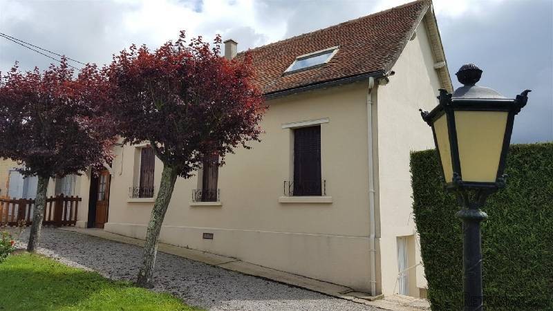 House in Famous Equestrian Sector