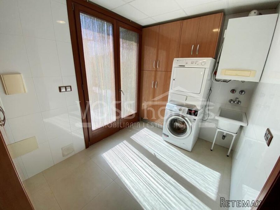 NEW LISTING TO VOSS HOMES - A Luxurious three storey 5 bed.. - 16
