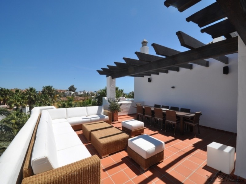 4 Bedroom Penthouse For Sale Situated..