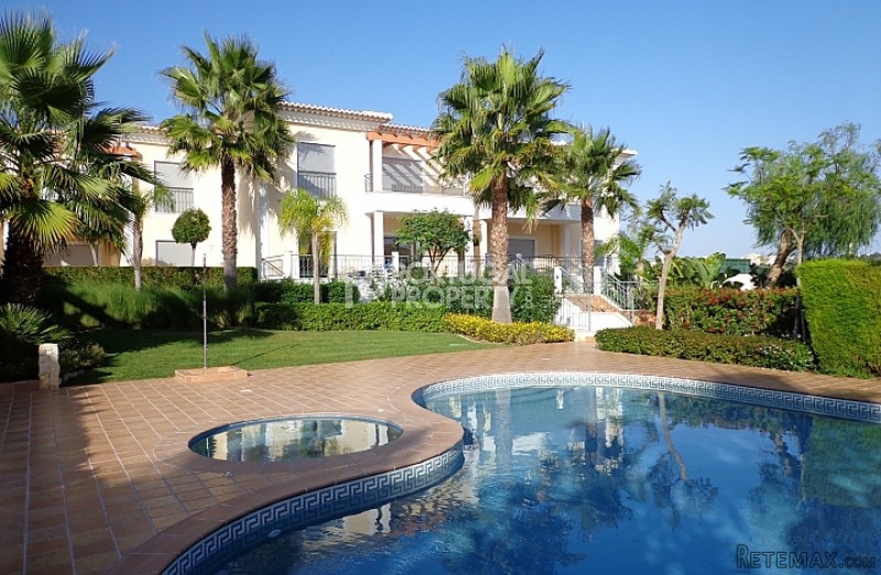 Fabulous 2 Bedroom Apartment by the..
