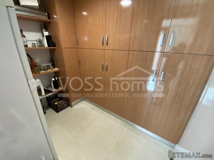 NEW LISTING TO VOSS HOMES - A Luxurious three storey 5 bed.. - 17