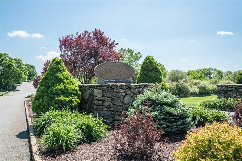 1 bedroom House For Sale: 118 Fairways..