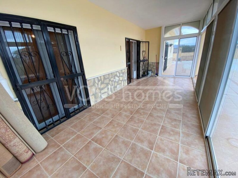 NEW LISTING TO VOSS HOMES - A larger than average 4 bed, 2.. - 20