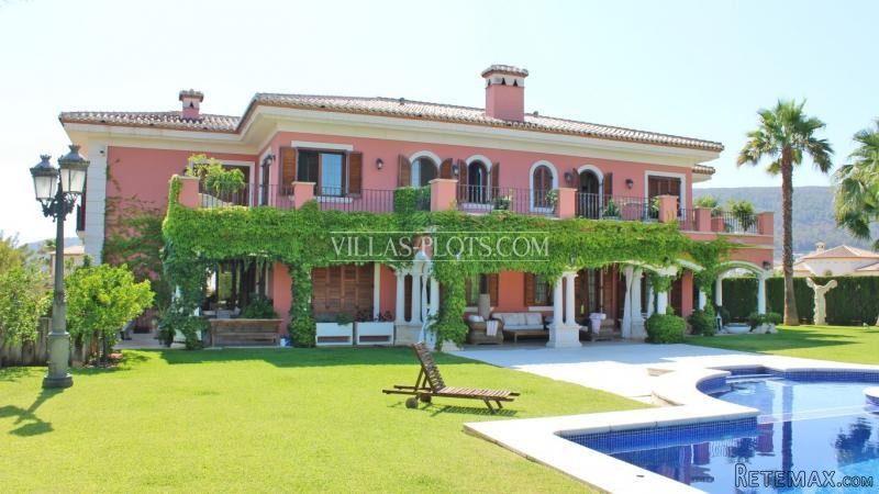 6 Bedroom Villa In Javea - 2