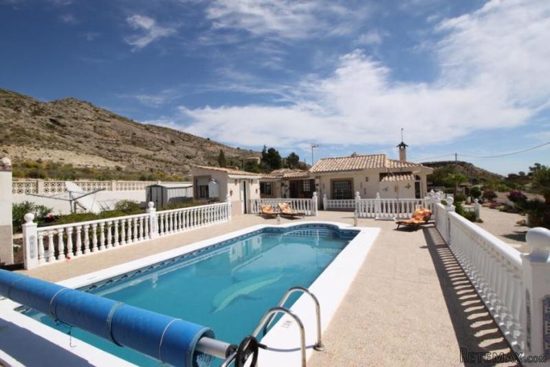 Reduced 10k Apr17!! 3bed 3bath villa w/..