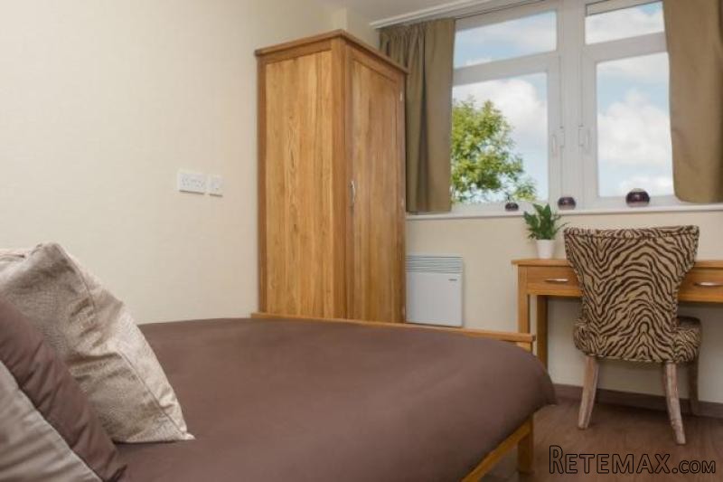 3 Bed Flat For Sale - 2