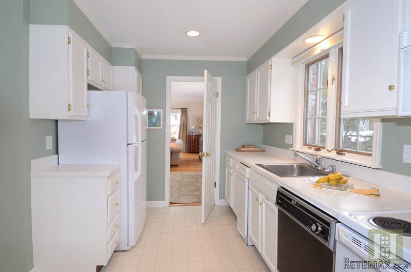 3 bedroom Apartment For Sale: 312 ELM.. - 2