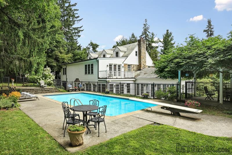 4 bedroom House For Sale: 45 Woodfield..