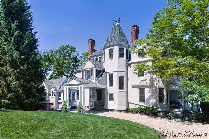 6 bedroom House For Sale: 33 Park Road..