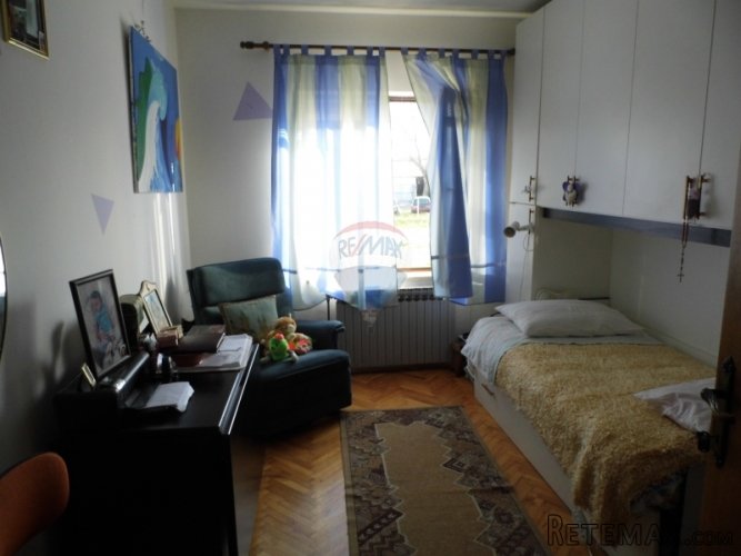 Etaža kuće sa garažom i vrtom, Dolinka - 4