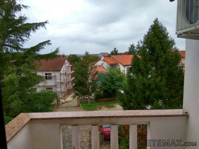 PULA, VALDEBEK Kuća s 4 stambene jedinice i kažunom - 3