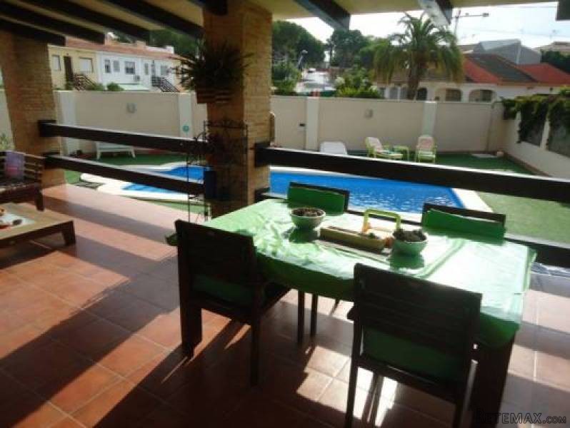 3 Bedroom 2 Bathroom Villa In.. - 2