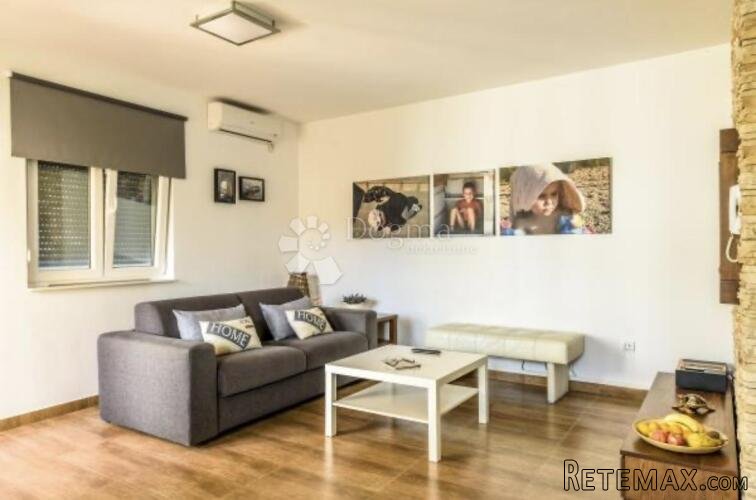 Stan/apartman u Ninu, 50m od mora! Namješten+parkirno mjesto
