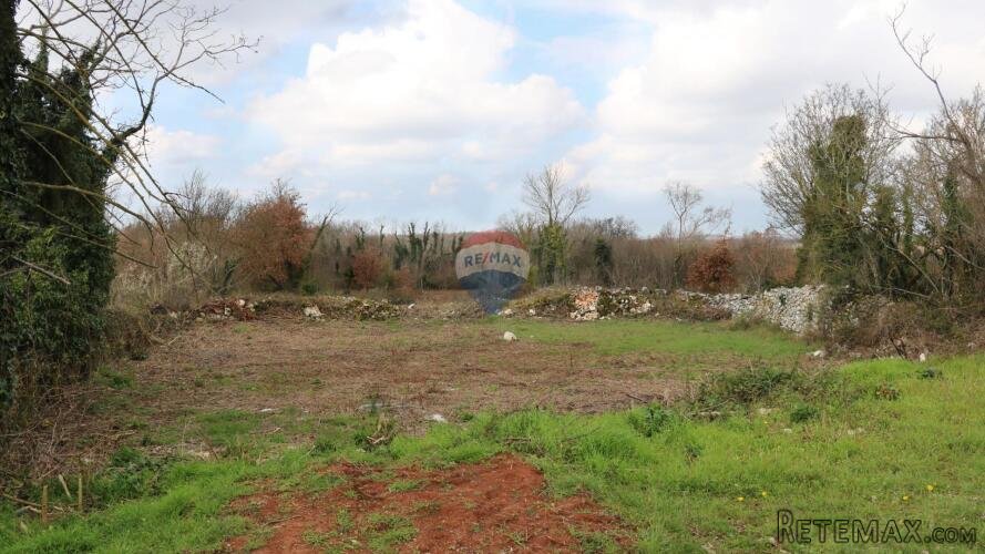 Istra - građevinsko zemljište 605 m² - 2