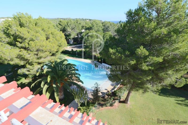 Seaview apartment with roof terrace in..