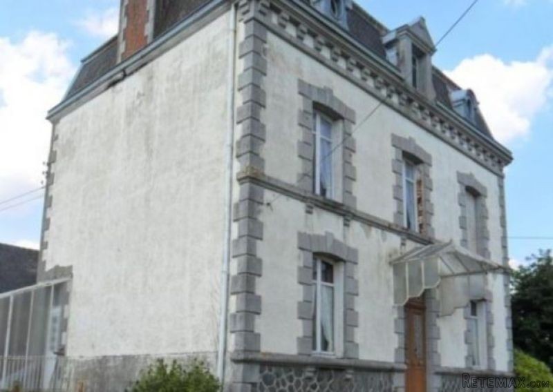 Maison de Maitre, Edge of Village