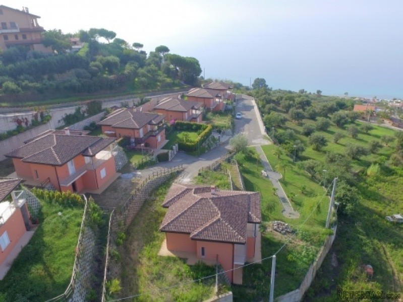 3 Bedrooms - Villa - Italy - For Sale