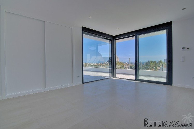 This imposing sea view villa is built to the highest.. - 6