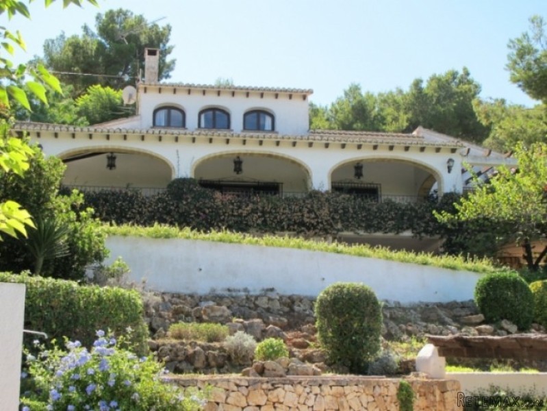 8 Bedrooms - Villa - Alicante - For Sale
