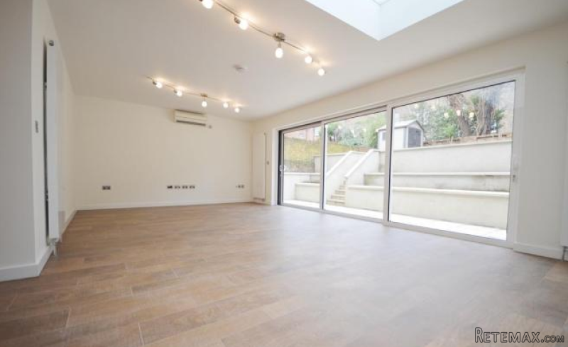 Flat 1, 4 Compayne Gdns