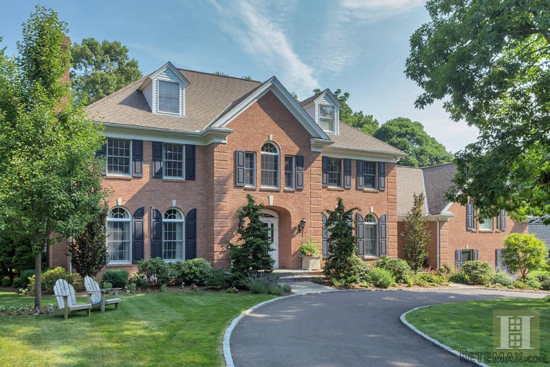 6 bedroom House For Sale: 28 SHIELDS..